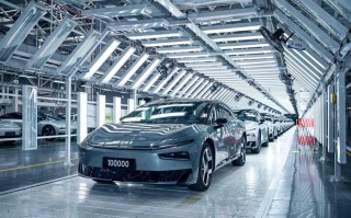 第10万台小鹏P7+整车下线，首批2026款车型完成交付