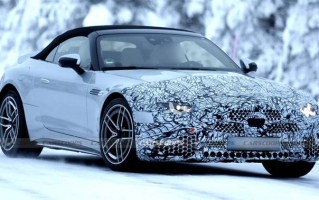 奔驰AMG SL改款路测图曝光，换装三叉星大灯与巨型格栅