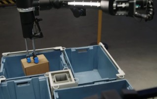 亚马逊推出“Blue Jay”仓库机器人，可同时执行多项任务