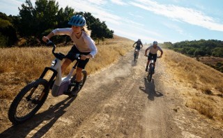 Rivian 杀入电动自行车：TM-B满电续航160公里、最高时速45公里