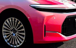 全球仅1辆：丰田最“甜”皇冠Crown轿车亮相