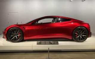 马斯克谈特斯拉Roadster：安全非首要目标