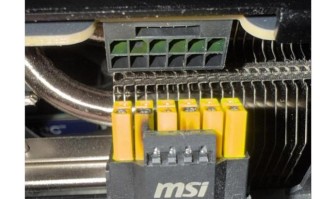 用户报告微星 RTX 5090 显卡空闲模式下供电接口烧融