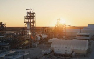 特斯拉得州锂精炼厂正式投产，马斯克称其“世界最先进”