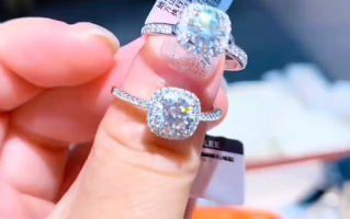 169元起卖爆！胖东来小方糖戒指停售：因抢购存在潜在风险