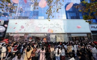 OPPO西北首家旗舰店落户西安 科技国潮吸引驻华外交官打卡体验