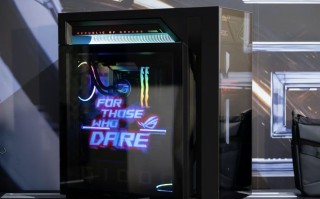 华硕ROG G1000台式机亮相CES 2026：机箱搭载全息视效风扇