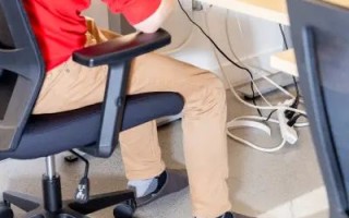 硅谷科技初创公司兴起“脱鞋办公”潮，欲以居家感缓解996压力