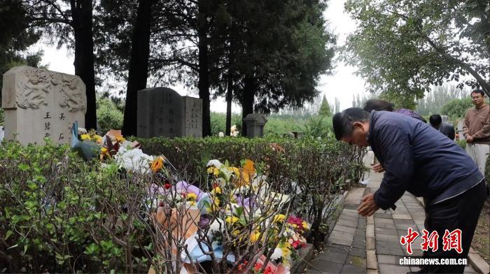 访吴石墓:感受潜伏英雄的家国回响-第1张图片-枣庄信息网 访吴石墓:感受潜伏英雄的家国回响-第1张图片-枣庄信息网